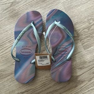 NWT Size 6 Havaianas Quiet Lilac